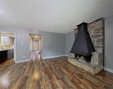 6321 Walraven Circle - Photo Thumbnail 4
