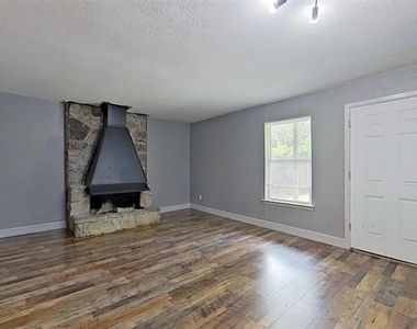 6321 Walraven Circle - Photo Thumbnail 3