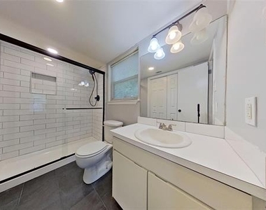 6321 Walraven Circle - Photo Thumbnail 12