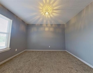 6321 Walraven Circle - Photo Thumbnail 14