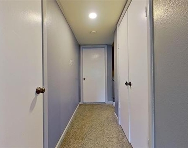 6321 Walraven Circle - Photo Thumbnail 13