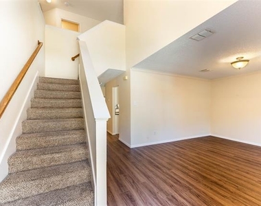 3929 Acorn Lane - Photo Thumbnail 5