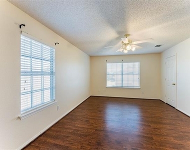 3929 Acorn Lane - Photo Thumbnail 23