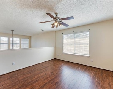 3929 Acorn Lane - Photo Thumbnail 18