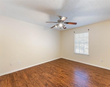 3929 Acorn Lane - Photo Thumbnail 20