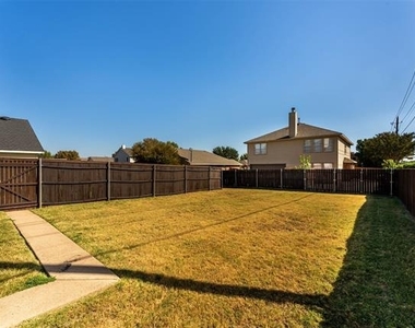 3929 Acorn Lane - Photo Thumbnail 35