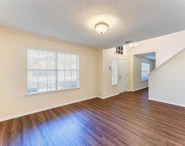 3929 Acorn Lane - Photo Thumbnail 4