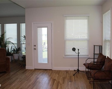1908 Midhurst Drive - Photo Thumbnail 14