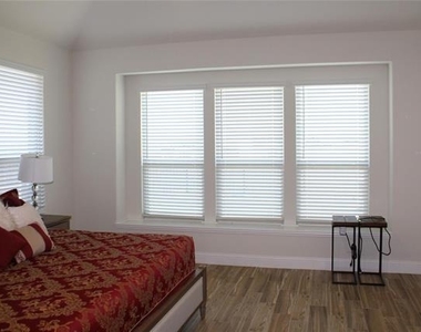 1908 Midhurst Drive - Photo Thumbnail 11