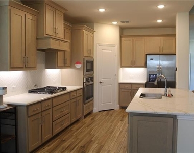 1908 Midhurst Drive - Photo Thumbnail 12