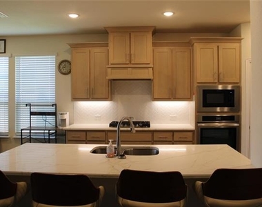 1908 Midhurst Drive - Photo Thumbnail 26