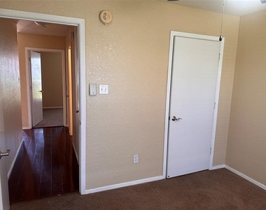 3834 Purdue Lane - Photo Thumbnail 10