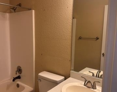 3834 Purdue Lane - Photo Thumbnail 8