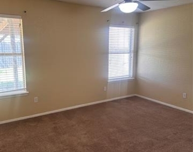 3834 Purdue Lane - Photo Thumbnail 11