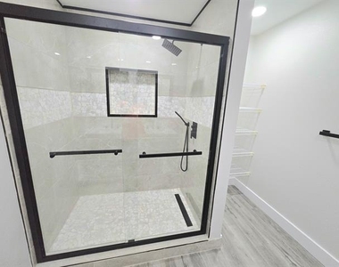 2467 Mallory Lane - Photo Thumbnail 14