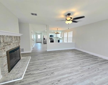 2467 Mallory Lane - Photo Thumbnail 10