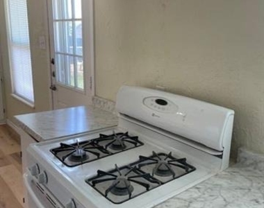 5108 Lamesa Avenue - Photo Thumbnail 5