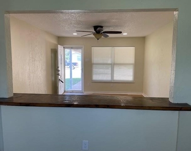 5108 Lamesa Avenue - Photo Thumbnail 3