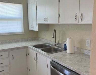 5108 Lamesa Avenue - Photo Thumbnail 4