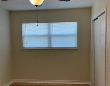 5108 Lamesa Avenue - Photo Thumbnail 9