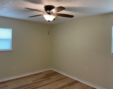 5108 Lamesa Avenue - Photo Thumbnail 11