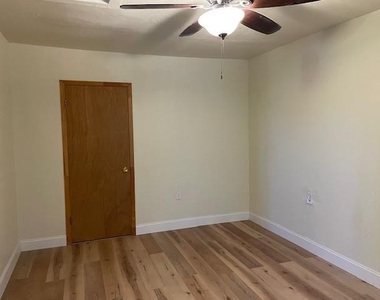 5108 Lamesa Avenue - Photo Thumbnail 7