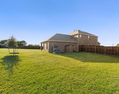 301 Willowmore Drive - Photo Thumbnail 30