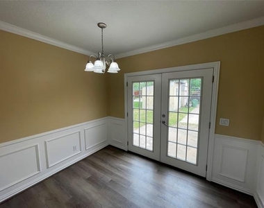 2224 Forestbrook Drive - Photo Thumbnail 2