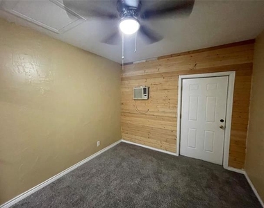 2224 Forestbrook Drive - Photo Thumbnail 6
