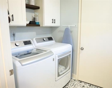 2937 Forest Hills Lane - Photo Thumbnail 14