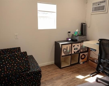 2937 Forest Hills Lane - Photo Thumbnail 33
