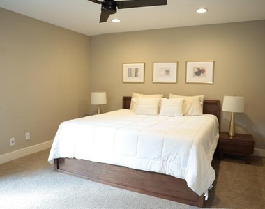 2937 Forest Hills Lane - Photo Thumbnail 20