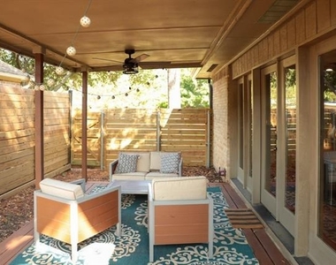 2937 Forest Hills Lane - Photo Thumbnail 26