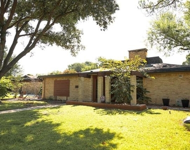 2937 Forest Hills Lane - Photo Thumbnail 1