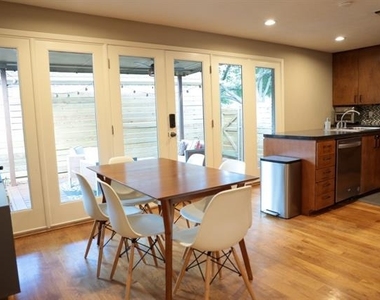 2937 Forest Hills Lane - Photo Thumbnail 11