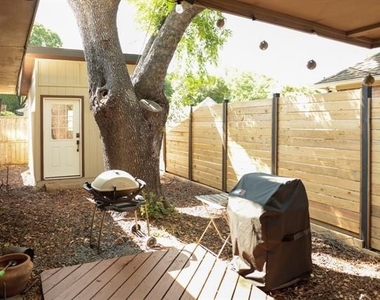 2937 Forest Hills Lane - Photo Thumbnail 27