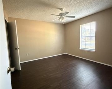 2530 Indigo Lane - Photo Thumbnail 2
