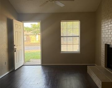 2530 Indigo Lane - Photo Thumbnail 6