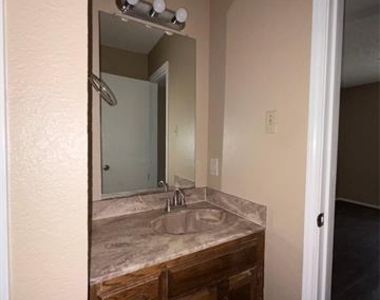 2530 Indigo Lane - Photo Thumbnail 13