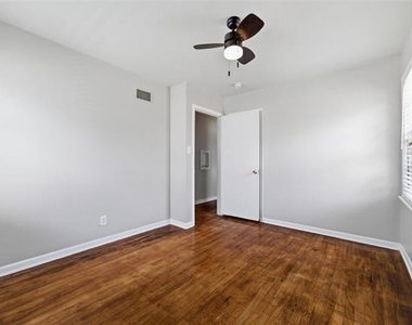 1308 Rose Avenue - Photo Thumbnail 7