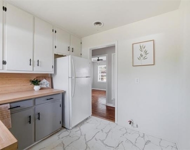 1308 Rose Avenue - Photo Thumbnail 16