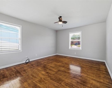 1308 Rose Avenue - Photo Thumbnail 6