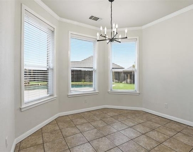 1404 Chaucer Drive - Photo Thumbnail 4