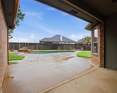 1404 Chaucer Drive - Photo Thumbnail 20