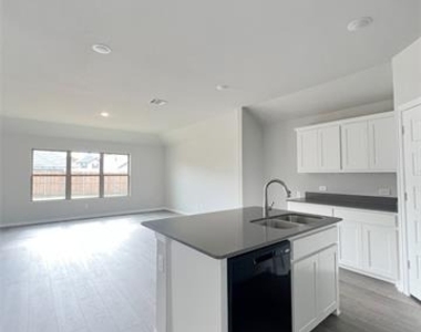 553 Meadow Run Drive - Photo Thumbnail 25