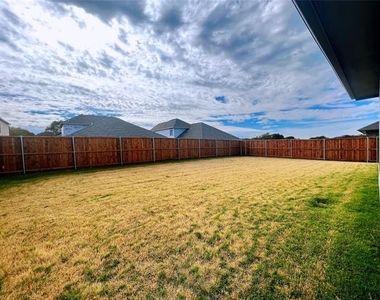 553 Meadow Run Drive - Photo Thumbnail 31