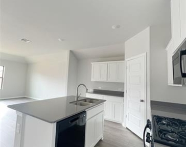 553 Meadow Run Drive - Photo Thumbnail 27