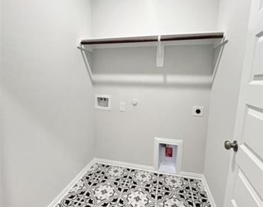 553 Meadow Run Drive - Photo Thumbnail 24