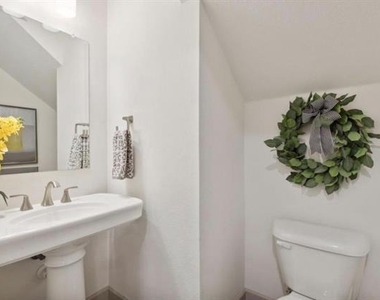 9142 Rock Daisy Court - Photo Thumbnail 12