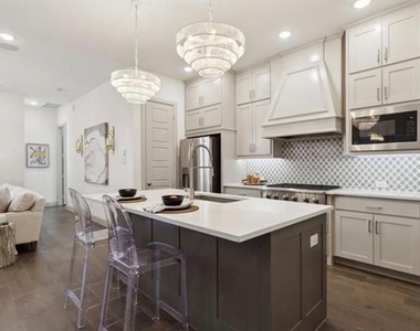 9142 Rock Daisy Court - Photo Thumbnail 11